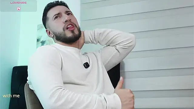 Pokazy przed kamerką – Thiago_Hill