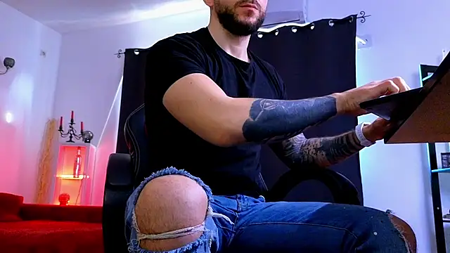 MightyAaron66 Live XXX-chat