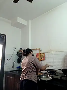 priya-ji9 Webcam-Show