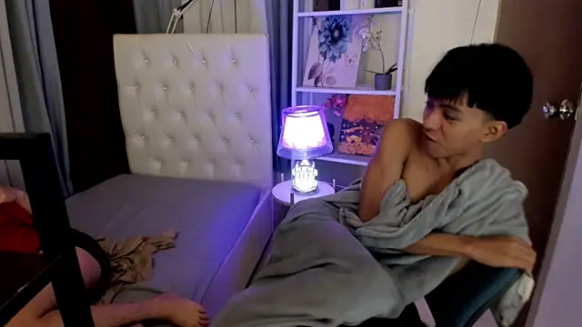 Chat +18 de davincihugecock ao vivo