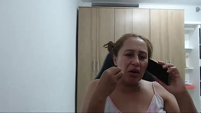 RoxanaLove9 – Live XXX-chat