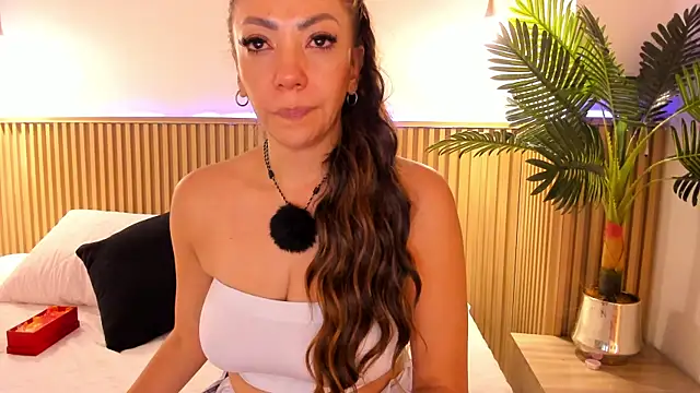 แชท XXX สดของ Samantha_Sra_