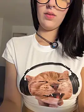 Chat XXX en directo de HinaSweet