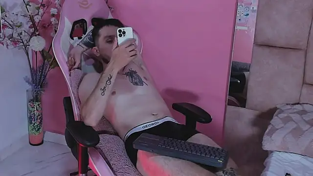 Chat +18 de Dylanwhite23_ ao vivo