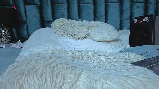 Emma_Foxi Pertunjukan Webcam