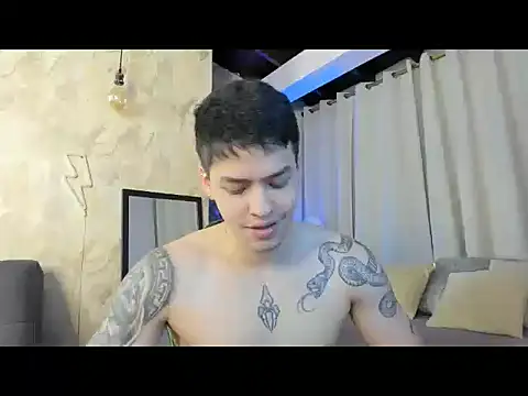 Show modela RONNY_COLTON na web-kameri