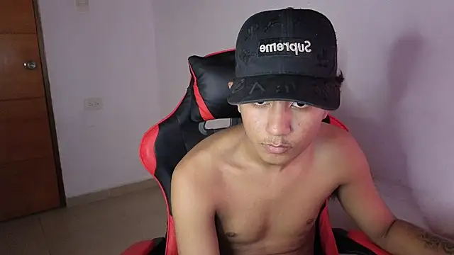 darknigthx Chat XXX in diretta