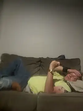 Pokazy przed kamerką – yourMasterisBored