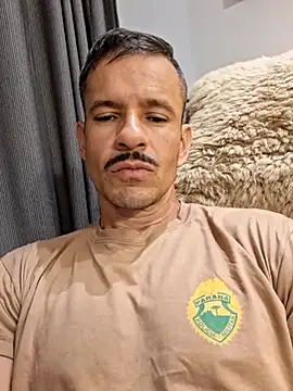 Вебкам-шоу juniortche1313