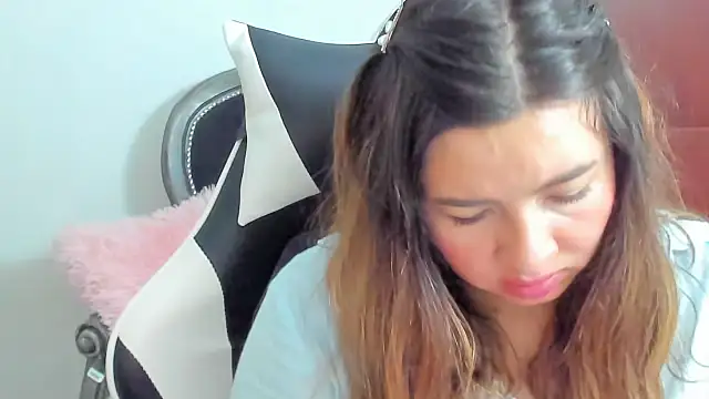 __Emma__11__Lecat_: онлайн-секс-чат