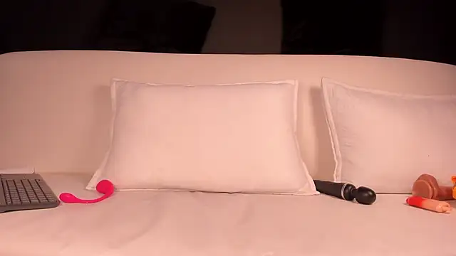 Chatroom XXX en direct de Carly_lopez