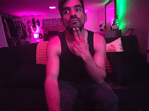 piggylatino's Webcam Show