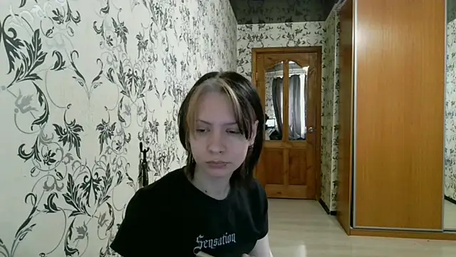 LxayBloom Adlı Modelin Canlı XXX Sohbeti