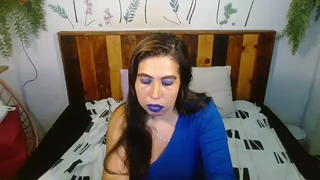 NikkieMilky: онлайн-секс-чат