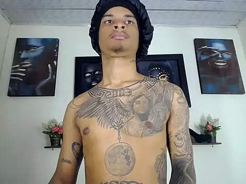 Tatoo_Noah Chat XXX in diretta