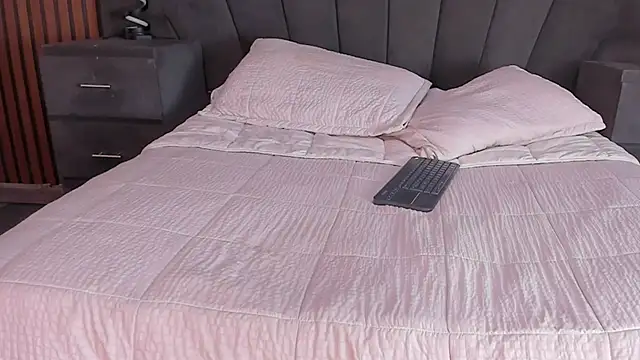 Pertunjukan Kamera Web Andrewandlizzy