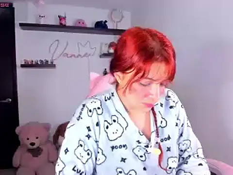 Vannessa__Shy Adlı Modelin Canlı XXX Sohbeti