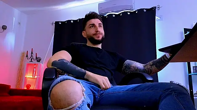 MightyAaron66 即時 XXX 聊天