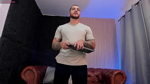 Онлайн чат XXX KyleNorth_