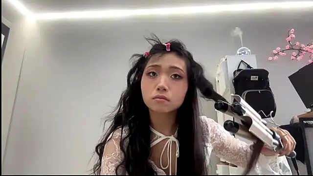 SweetMiaXO: вебкам-шоу