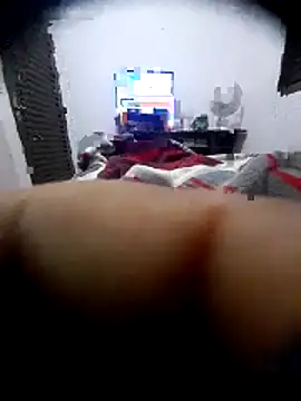 Chat +18 de MilledDozens ao vivo