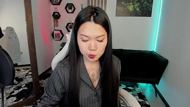 LunaPurrrのライブXXXチャット