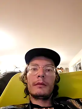 Czat XXX na żywo – KinkyKittyBoy