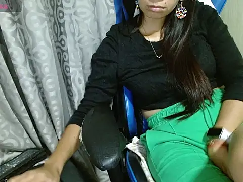 Danielagomez33's Live XXX Chat