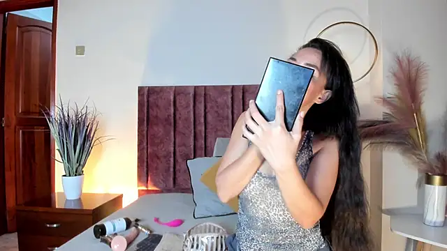 دردشة KatrionaNyx الجنسية المباشرة