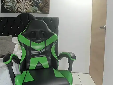 Chat +18 de magnust_miller_ ao vivo