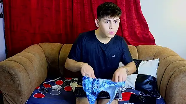 josethariaz25 Webcam show