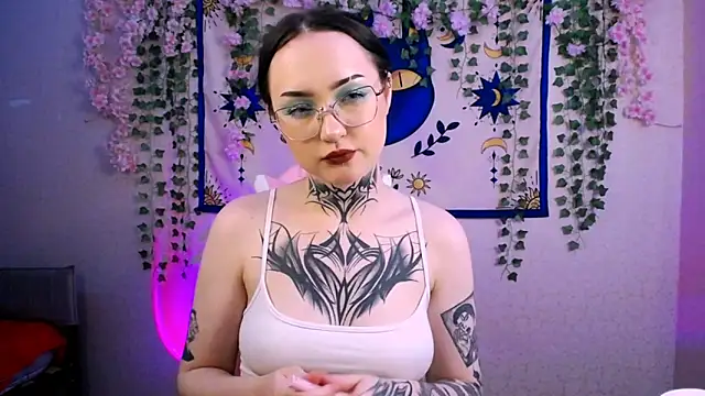 MollyKissy élő XXX-chatje