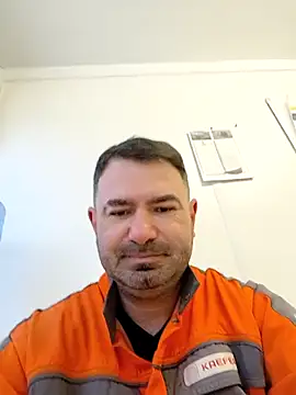 yuyukyler 在線直播表演