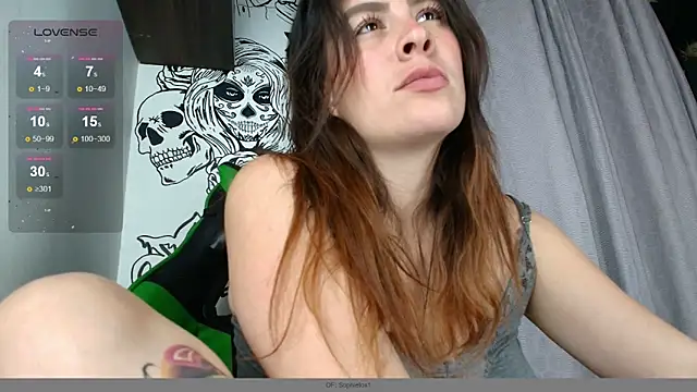 دردشة ImSophieFox الجنسية المباشرة