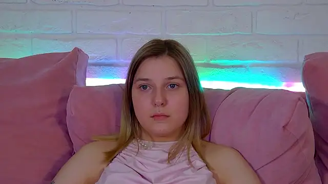 TinnaBurton: онлайн-секс-чат