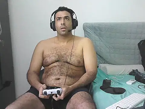 IronSideBear Show in webcam