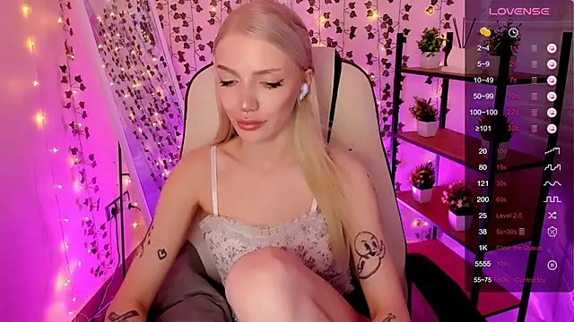 AnyaTaylor_ Live XXX-Chat