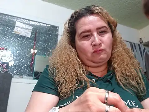 Perla1981-- Chat XXX live