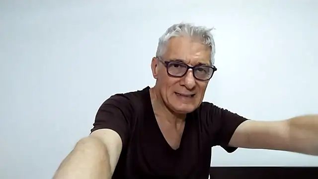 BIGUNCUTHARDCOCK Show in webcam