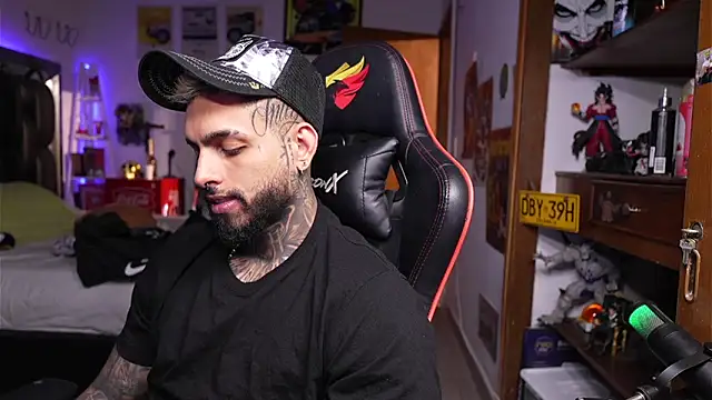 عرض كام logan_hugh8