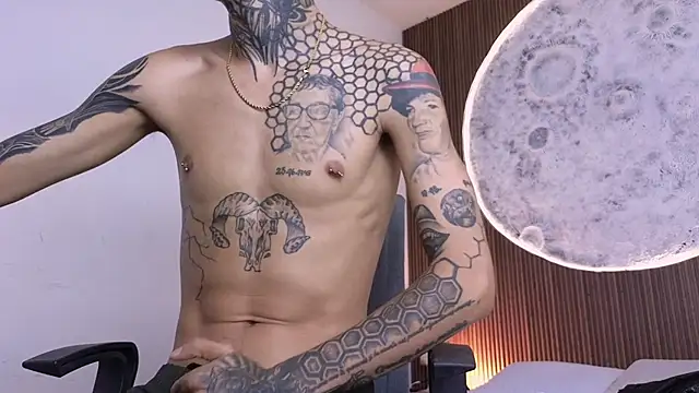 Paulo_527's Webcam Show