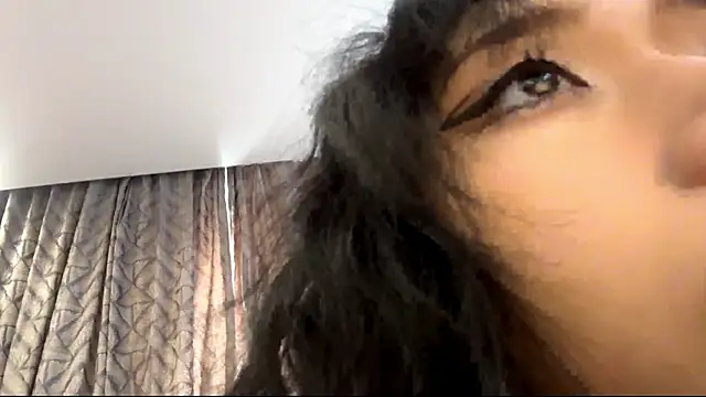 SweetMiaXO élő XXX-chatje