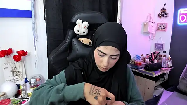 chaymae_nah_ live XXX chat