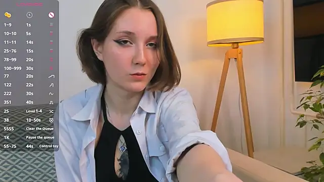 DottyKutzer élő XXX-chatje