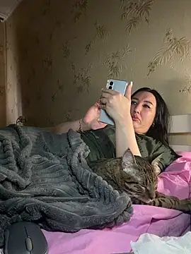 Naughtbaby_2025 élő XXX-chatje