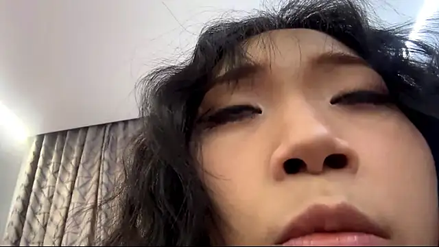 SweetMiaXOのライブXXXチャット