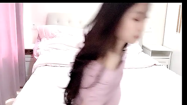 aisha123123 élő XXX-chatje