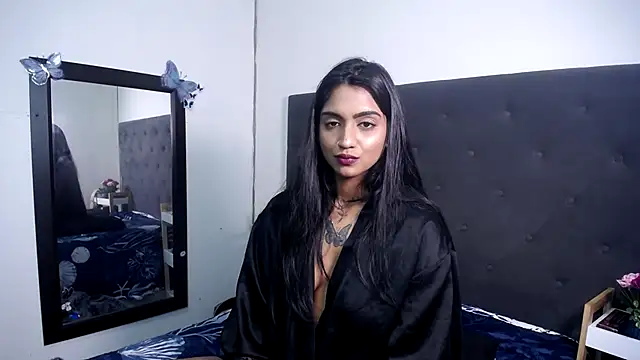 Delilah_Blazee Adlı Modelin Canlı XXX Sohbeti