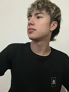 AlexanderCollman2's Webcam Show