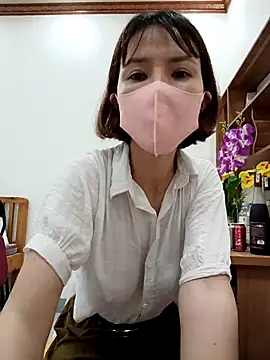 Emma_Linh: онлайн-секс-чат